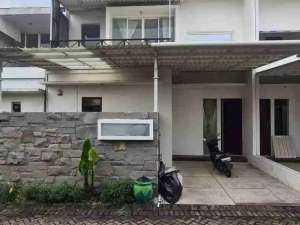 Jual Cepat Rumah De Casa Residance Lakarsantri Surabaya Barat lokasi di Surabaya Kota, tersedia melalui melalui situs Olx