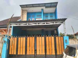 Jual murahrumah 2lantai di kepung Kediri lokasi di Kediri  Kab., tersedia melalui melalui situs Olx