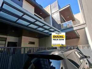 Jual Rumah 3 ltRaya Dukuh Kupang Timur lokasi di Surabaya Kota, tersedia melalui melalui situs Olx