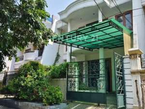 JUAL RUMAH MEWAH 2 LT DI TAMAN PLUIT PUTRI lokasi di Jakarta Utara, tersedia melalui melalui situs Olx