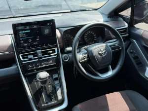 Jual bekas KM 35rb Asli Toyota Innova Zenix V Bensin CVT 2023 Non HybridBeat,lokasi di Tangerang Kota