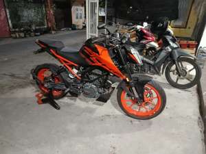 Jual bekas KTM DUKE 200 2022,lokasi di Gresik Kab.