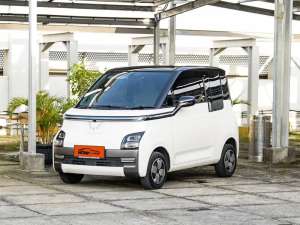 Jual bekas LOW KM28rb WULING AIR EV LONG RANGE AT 20222023 PUTIH,lokasi di Jakarta Barat