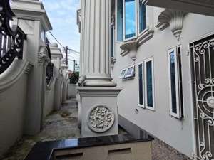 Lux Mewah Jual Rumah 4,5 Lt. di Komplek Mangga Dua Selatan Strategis Akses ke Bandara Soekarno-Hatta, Pelabuhan Tanjung Priok, ITC Mangga Dua lokasi di Jakarta Barat, tersedia melalui melalui situs Olx