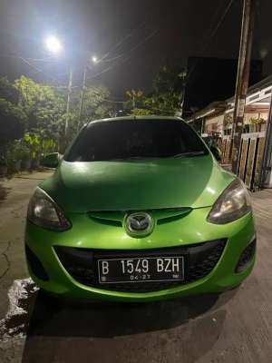 Jual bekas Mazda 2 AT 2012,lokasi di Karawang Kab.