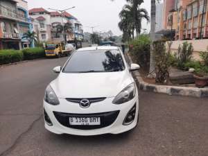 Jual bekas Mazda 2 Tahun 2012 Matic Tipe Tertinggi,lokasi di Tangerang Kab.