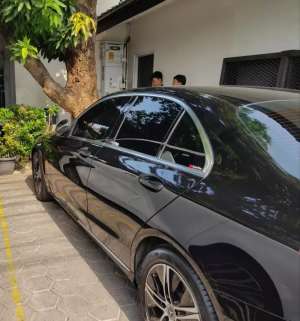 Jual bekas Mercedes mercy c180 bukan c200 hitam 2022 mirip baru pemilik langsung,lokasi di Jakarta Timur