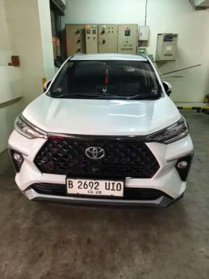 Jual bekas Mobil dijual Avanza veloz,lokasi di Jakarta Barat