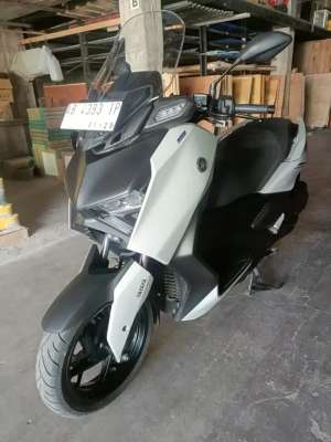 Jual bekas motor dijual yamaha Xmax,lokasi di Sleman Kab.