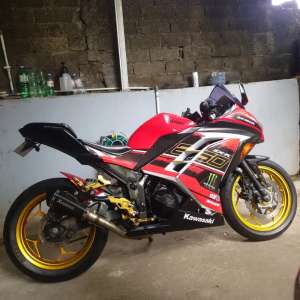 Jual bekas Ninja 250 FI ABS 201E Special Edition Low KM MULUS,lokasi di Jakarta Timur