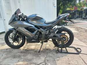 Jual bekas Ninja 250 Mono 2015 Original mulus Jos Murmer,lokasi di Jakarta Barat