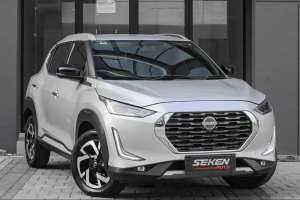 Jual bekas Nissan Magnite Premium 1.0 Turbo CVT AT Matic 2021 Silver Metalik,,lokasi di Jakarta Barat