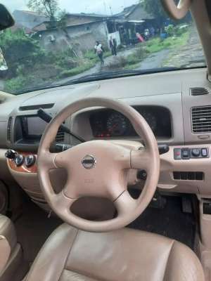 Jual bekas Nissan Serena 2011 Bensin,lokasi di Bekasi Kota