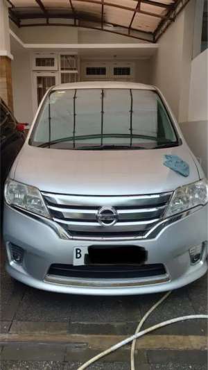 Jual bekas Nissan Serena 2014 Bensin,lokasi di Jakarta Timur