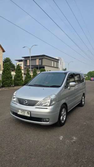 Jual bekas Nissan Serena HWSat 2009,lokasi di Bandung Kota