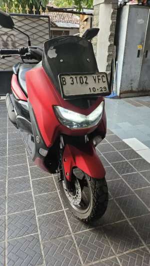 Jual bekas NMAX 2021 pakaian,lokasi di Jakarta Barat