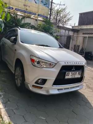 Jual bekas OUTLANDER SPORTS 20122013 FORTUNER PAJERO,lokasi di Yogyakarta Kota