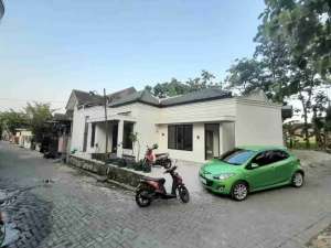 rumah lokasi di Karanganyar Kab., tersedia melalui melalui situs Olx