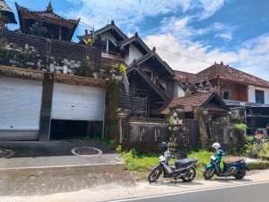 RUMAH 2 LANTAI DI BANJAR ANYAR KEDIRI TABANAN COCOK UNTUK TEMPAT USAHA lokasi di Tabanan Kab., tersedia melalui melalui situs Olx