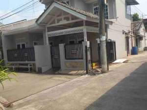 rumah 2 lantai di dasana indah lokasi di Tangerang Kota, tersedia melalui melalui situs Olx