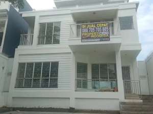 Rumah Artis Mewah Beverly Hills Raya ,Di Sentul CityBest View 360, Kolam Renang, 5 KT, Lokasi Premium,.HOT Listing lokasi di Bogor Kab., tersedia melalui melalui situs Olx