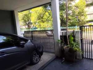 Rumah bagus cucur bintaro Sektor 4 Bintaro Jaya lokasi di Jakarta Selatan, tersedia melalui melalui situs Olx