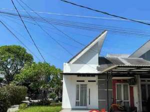 Rumah hook di Bintaro Pondok Aren Siap Huni. lokasi di Tangerang Kota, tersedia melalui melalui situs Olx