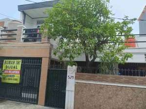 Rumah jl Mahakam III semper jakarta Utara lokasi di Jakarta Pusat, tersedia melalui melalui situs Olx