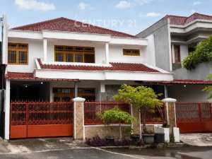 RUMAH LUAS 2 LANTAI 6 KAMAR DI KOMPLEK PONDOK BAMBU JAKARTA TIMUR lokasi di Jakarta Timur, tersedia melalui melalui situs Olx