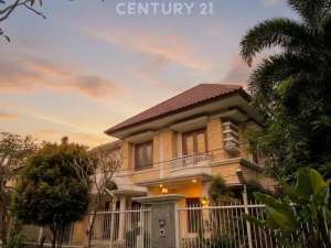 RUMAH MEWAH PREMIUM DENGAN KOLAM RENANG DI KAWASAN ELIT BINTARO lokasi di Jakarta Selatan, tersedia melalui melalui situs Olx
