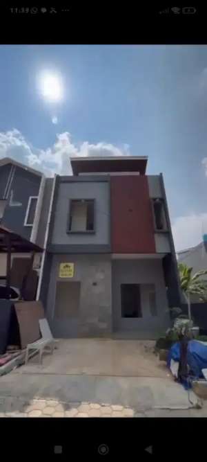 Rumah Mumer dekat LRT di Galaxy Bekasi Barat lokasi di Bekasi Kota, tersedia melalui melalui situs Olx