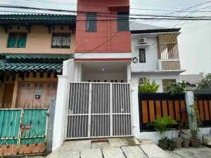 Rumah Murah Siap Huni Strategis di Matraman Menteng Jakarta Pusat lokasi di Jakarta Pusat, tersedia melalui melalui situs Olx