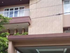 Rumah Nyaman di Taman Aries lokasi di Tangerang Kota, tersedia melalui melalui situs Olx