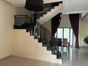 Rumah Semi Furnished2 Lantai Siap Huni lokasi di Tangerang Selatan Kota, tersedia melalui melalui situs Olx