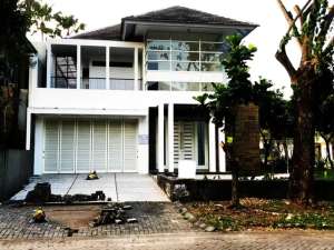 RUMAH SHM 2 LT DIAMOND HILL CITRALAND JALAN KEMBAR SURABAYA BARAT SS 44 lokasi di Surabaya Kota, tersedia melalui melalui situs Olx