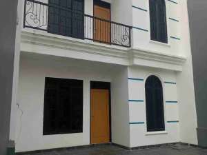 rumah siap huni 2 carport belakang RS harapan bunda pasar rebo lokasi di Jakarta Timur, tersedia melalui melalui situs Olx