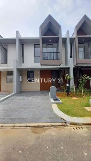 Rumah Siap Huni Di Kawasan Summarecon Mutiara Makassar lokasi di Makassar Kota, tersedia melalui melalui situs Olx