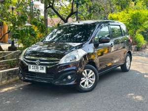 Jual bekas SUZUKI ERTIGA GL 1.5 AT 2016 MERAH,lokasi di Bekasi Kab.
