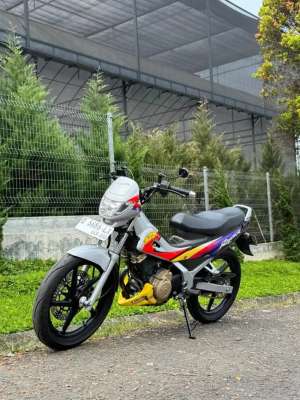 Jual bekas Suzuki raider 125 cbu thailand mulus rare baru selesai restorasi,lokasi di Sukabumi Kota