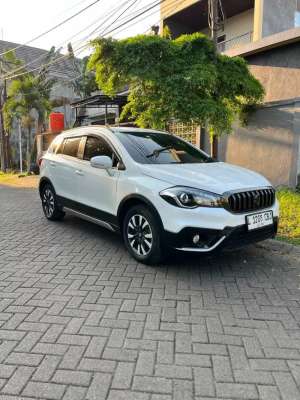 Jual bekas Suzuki Scross CBU AT 2022,lokasi di Malang Kota