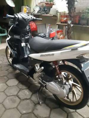 Suzuki skywave 2010 , tersedia melalui melalui situs Olx