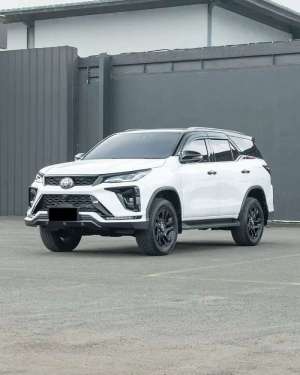 Jual bekas TDP 40 JT Fortuner GR 2.8 TSS Legender two tone,lokasi di Jakarta Barat