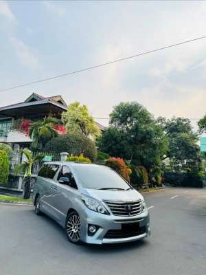 Jual bekas Toyota Alphard SC Premium Sound Low KM siap luar kota,lokasi di Jakarta Timur