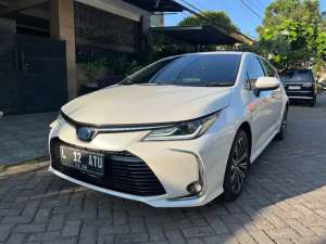 Jual bekas Toyota Corolla Altis 1.8 Hybrid 2021 AT,lokasi di Surabaya Kota