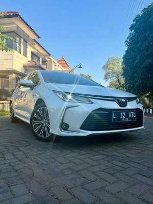 Jual bekas Toyota Corolla altis hybrid 2021.,lokasi di Surabaya Kota