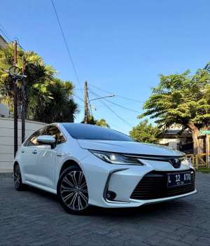 Jual bekas Toyota corolla altis hybrid 2021. Istimewa Full Orisinil,lokasi di Surabaya Kota