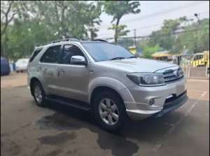 Toyota Fortuner 2009 , tersedia melalui melalui situs Olx