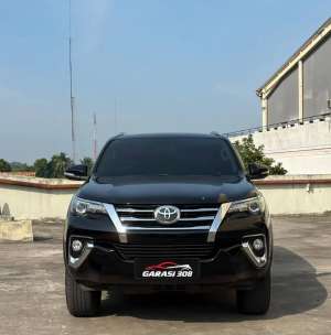 Jual bekas Toyota Fortuner VRZ 2.4 AT Solar 2017 Hitam Non TRD Diesel,lokasi di Jakarta Timur