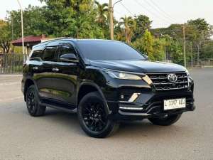 Jual bekas Toyota Fortuner VRZ GR Sport 2,8 AT 2023 KM 27rb Siap Pakai,lokasi di Surabaya Kota