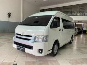 Jual bekas Toyota Hiace Th2024 Km-20rbGaransi Toyota,lokasi di Surabaya Kota